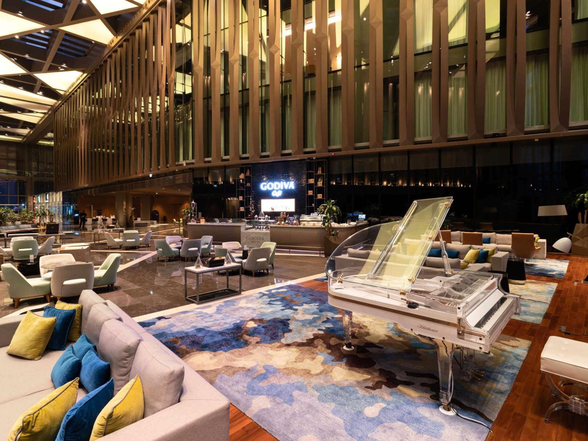 ริซอส พรีเมียม ดูไบ เจบีอาร์ Hotel ภายนอก รูปภาพ The lounge at KLIA